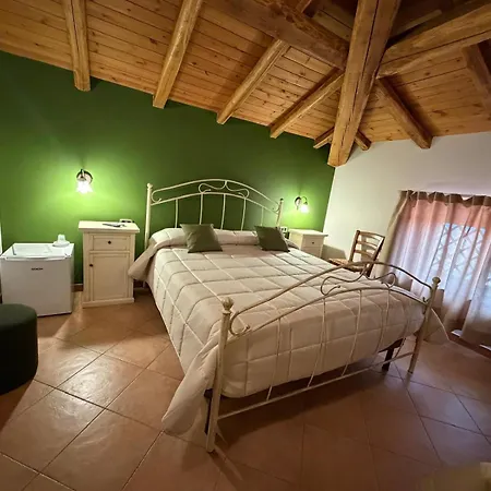 Alojamento de Acomodação e Pequeno-almoço Il Noceto Dell'etna 3*